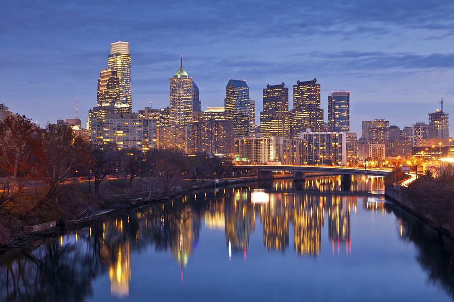 philadelphia skyline at night over schuylkill river