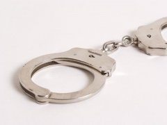 Hand cuffs